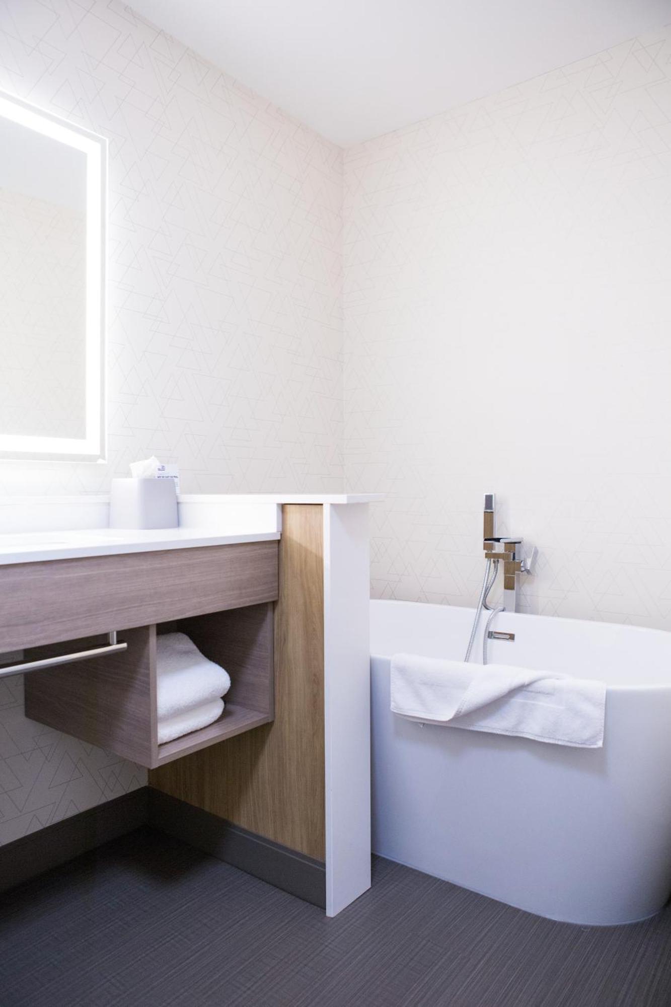 Holiday Inn Express & Suites Prince Albert - South By Ihg Bagian luar foto